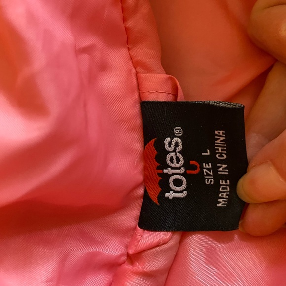Totes womens pink puffer coat. - Picture 2 of 5